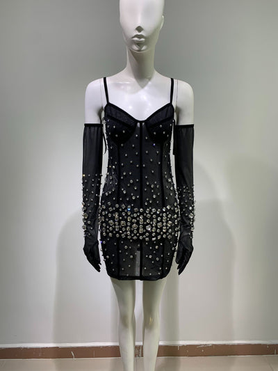 Guantes con Strass y Vestido de Malla Negra Sensual con Tirantes - Image 16