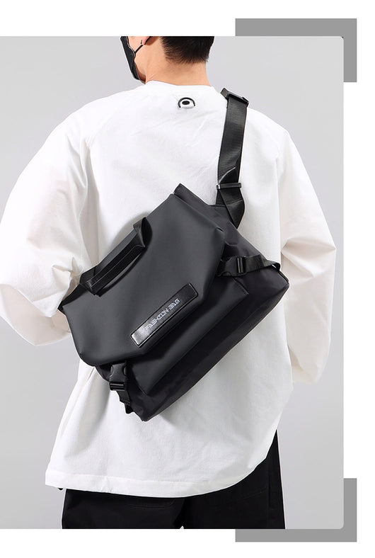 Bolsa Crossbody Impermeable para Ciclismo y Viajes - Compacta y Resistente - Image 19