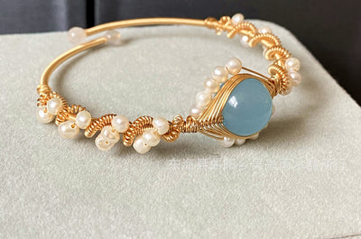 Pulsera de Perlas Dorada Tejida - Estilo Vintage Elegante - Image 9