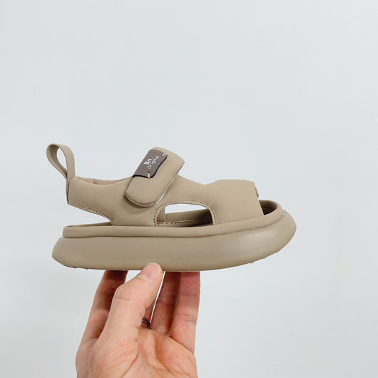 Sandalias de Playa Infantiles Cómodas en Colores Lisos - Image 10