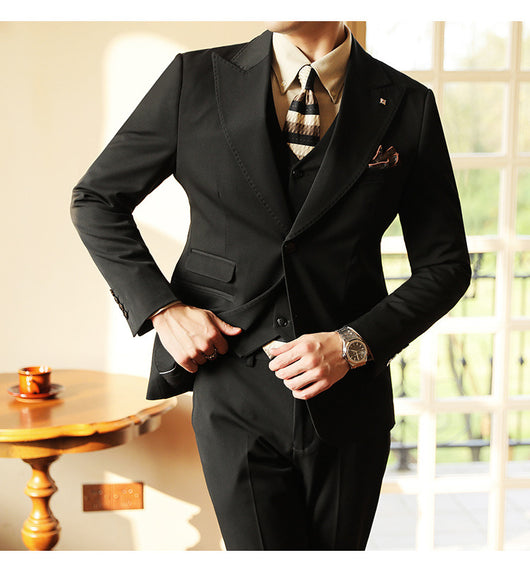 Traje de Novio Premium Tres Piezas Color Caramelo con Solapa Clásica - Image 15