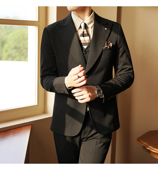Traje de Novio Premium Tres Piezas Color Caramelo con Solapa Clásica - Image 31