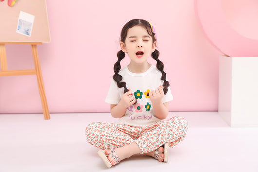 Playera Infantil con Estampado Floral de Manga Corta - Image 26