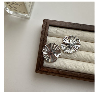 Aretes de Plata 925 Flor Grande Texturizada Estilo Coreano - Image 11
