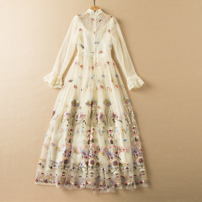 Vestido Largo Elegante con Cuello Alto, Bordado en Malla y Dobladillo Ancho - Image 6