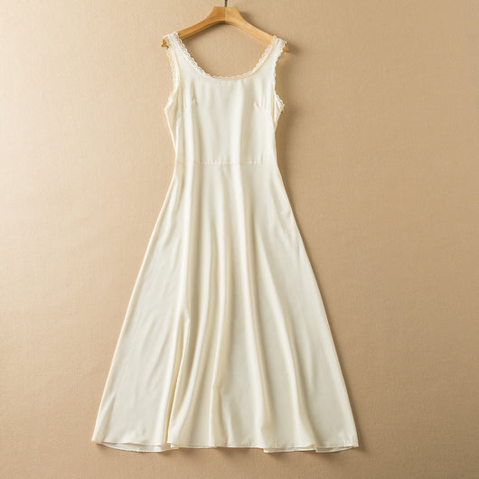 Vestido Largo Elegante con Cuello Alto, Bordado en Malla y Dobladillo Ancho - Image 21
