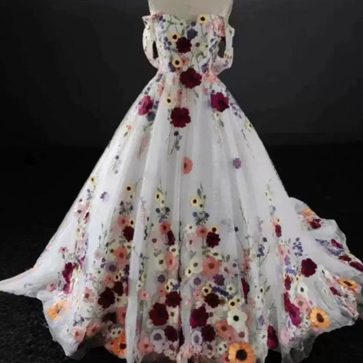 Vestido de Fiesta Floral Elegante con Detalles en Yarn - Image 17