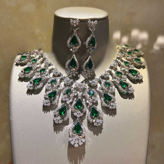 Juego de Collar y Aretes de Circón Verde para Noche - Image 11