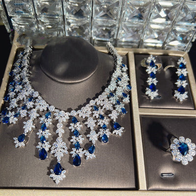 Conjunto de Joyería Elegante con Circonitas y Borlas - Collar, Aretes y Pulsera - Image 11