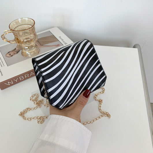 Bolso Bandolera para Labiales Estilo Coreano con Cadena y Estampado Vaca - Image 15