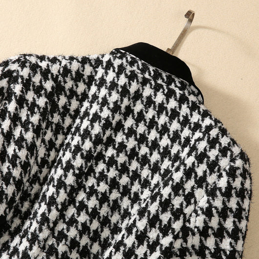 Abrigo Elegante con Pespuntes Pata de Gallo y Lentejuelas en Tul - Image 15