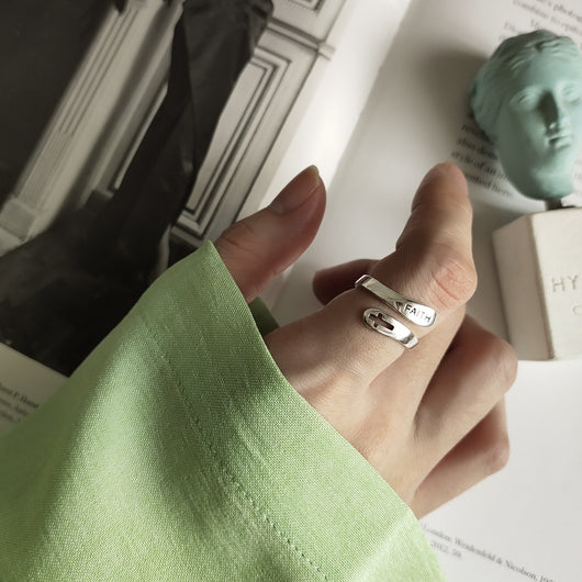 Anillo de Cruz FAITH en Plata de Ley - Image 10