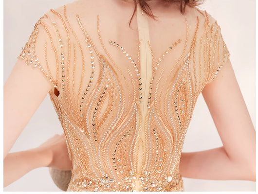 Vestido de Noche Dorado con Cola de Sirena - Elegancia Sofisticada para Anfitrionas - Image 22