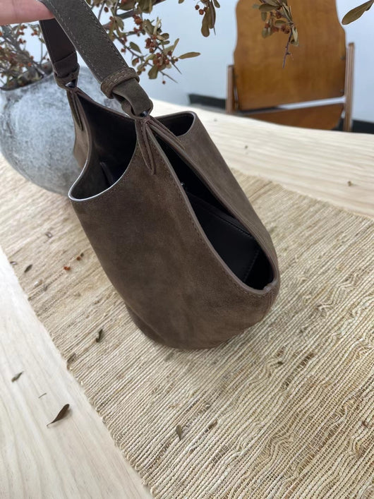Bolso Bucket de Cuero Genuino Ante Esmerilado Gran Capacidad - Image 51