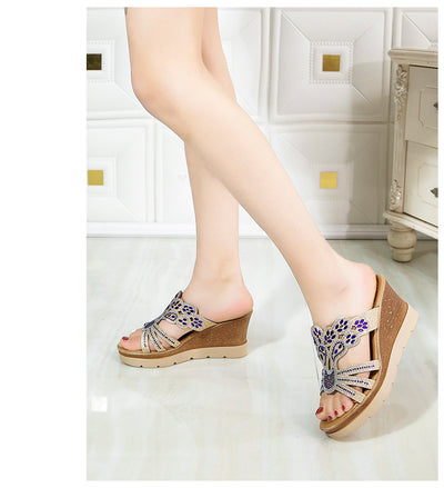 Sandalias y Pantuflas Femeninas con Pedrería Hueca - Image 15