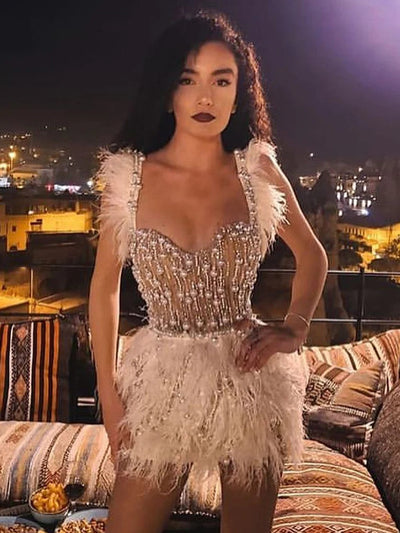 Vestido Corto Ajustado con Cuentas de Industria Pesada y Escote en V - Image 32