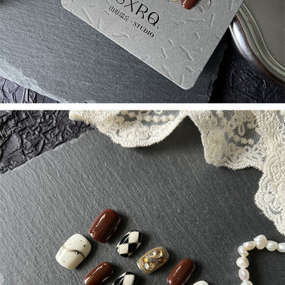 Protector de Pantalla Diamante Otoñal - Diseño Chocolate Negro Blanco Tejido - Image 32