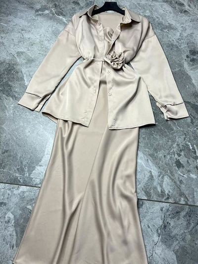 Conjunto de Falda con Tirantes de Encaje y Blusa Satinada - Image 11