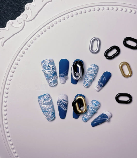 Uñas Postizas de Diseño con Perforaciones - Nail Art Personalizado Europeo - Image 12