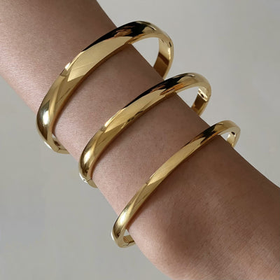 Pulsera Dorada Minimalista con Cierre de Hebilla Retro - Image 14