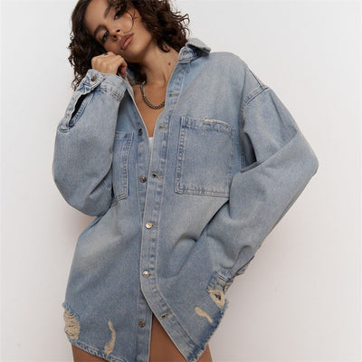 Camisa Denim Mujer Estilo Urbano con Letras - Image 14
