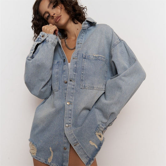 Camisa Denim Mujer Estilo Urbano con Letras - Image 14