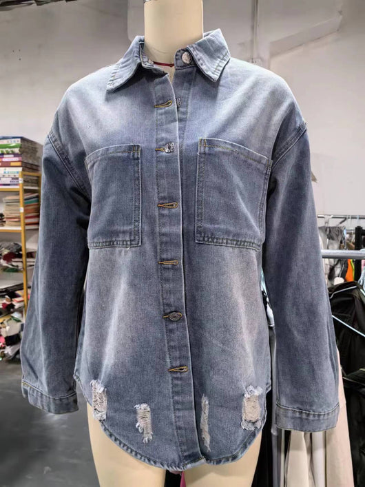Camisa Denim Mujer Estilo Urbano con Letras - Image 18