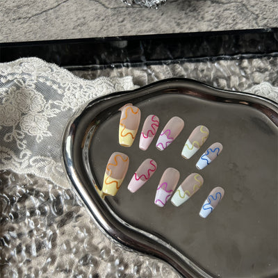 Uñas Decoradas con Arte Graffiti Pintado a Mano - Image 15