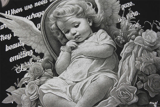 Playera Estampada de Manga Corta Little Angel para Hombre - Image 24