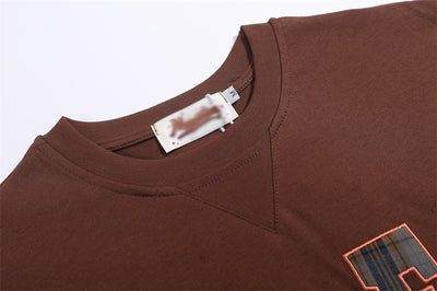 Camiseta Casual con Parche de Letras Bordadas para Hombre - Image 24