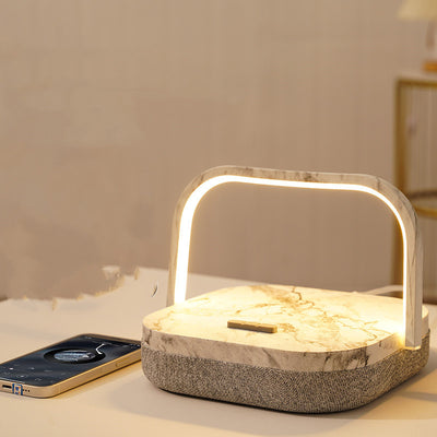Lámpara LED Multifuncional con Cargador Inalámbrico y Parlante Bluetooth - Image 9