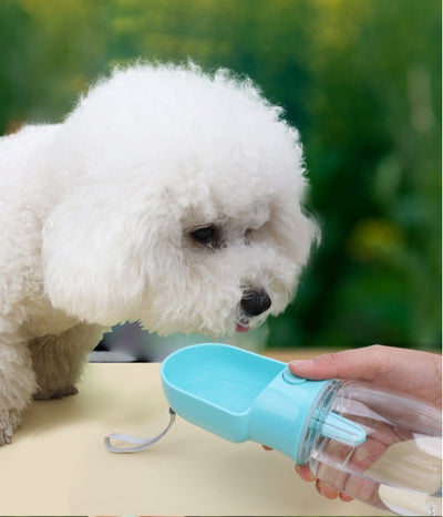 Botella Dispensadora de Agua Portátil para Perros con Almacenamiento - Image 26