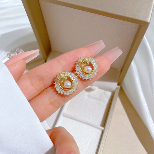 Conjunto de Joyería Elegante: Collar, Anillo y Aretes con Hojas y Cristales - Image 9