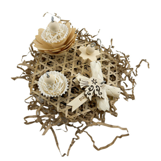 Natural ricepaperplant pith ball gnawing toy for parrots, featuring a braided top, wooden star, and 'short hair girl' design. - Image 19