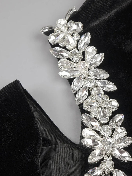 Vestido Asimétrico con Hombro Único y Detalles de Diamantes - Image 21
