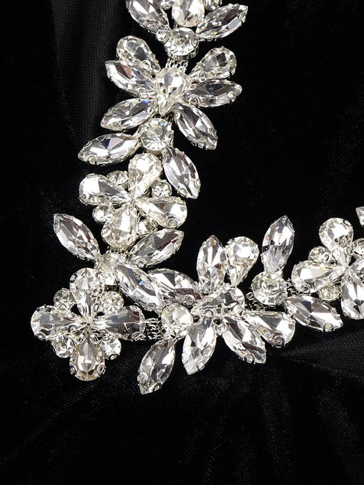 Vestido Asimétrico con Hombro Único y Detalles de Diamantes - Image 24