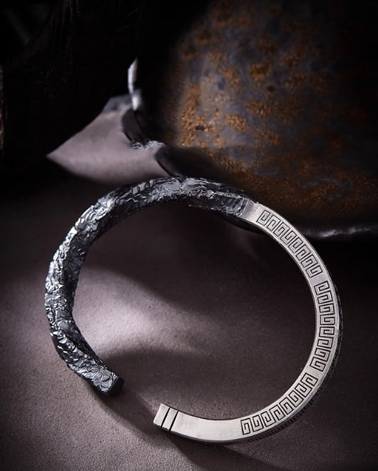 Pulsera Hombre Plata 99 con Anillo Mobius y Patrón de Lazos - Image 10