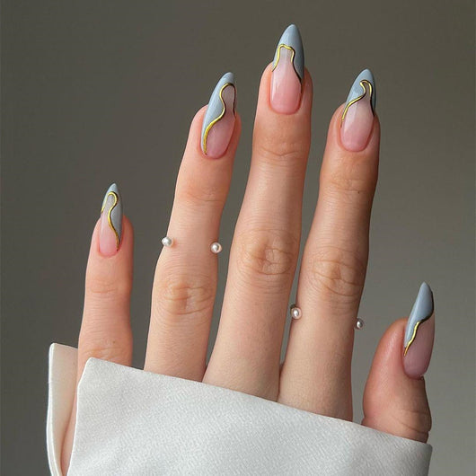 Manicura Francesa Artesanal de Almendra con Acabado Premium - Image 13