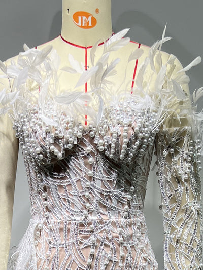 Vestido de Fiesta Elegante con Lentejuelas, Cuentas y Plumas - Image 15