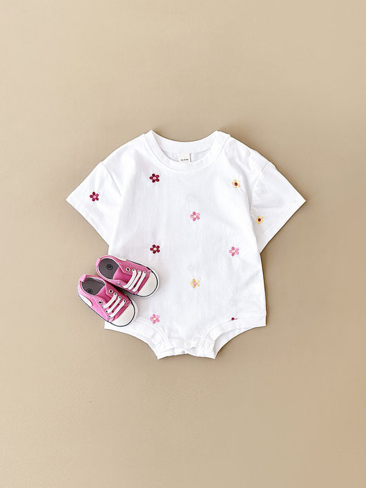 Jumpsuit Infantil con Bordado Floral, Cuello Redondo y Diseño Triangular - Image 11