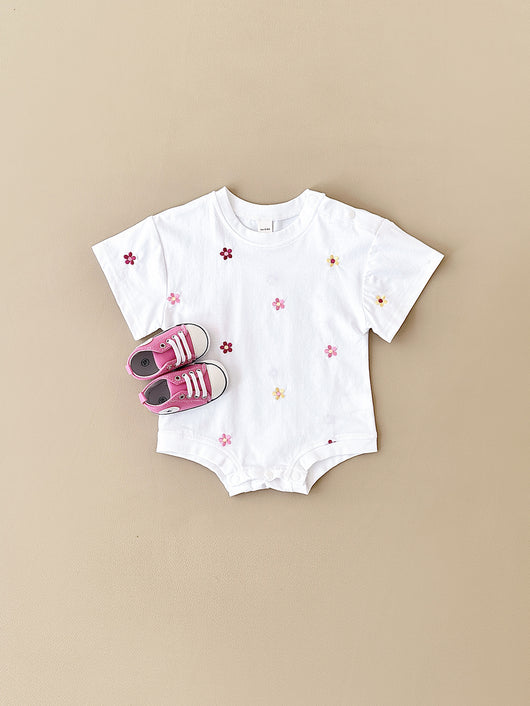 Jumpsuit Infantil con Bordado Floral, Cuello Redondo y Diseño Triangular - Image 15