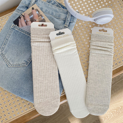 Calcetines Blancos para Mujer con Rayas Hundidas y Diseño Acanalado - Image 10