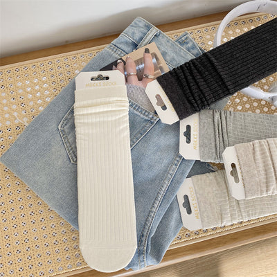 Calcetines Blancos para Mujer con Rayas Hundidas y Diseño Acanalado - Image 13