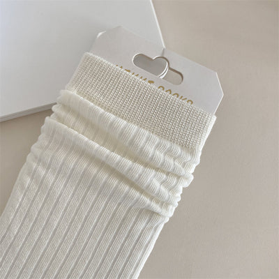 Calcetines Blancos para Mujer con Rayas Hundidas y Diseño Acanalado - Image 14