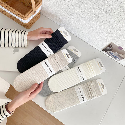 Calcetines Blancos para Mujer con Rayas Hundidas y Diseño Acanalado - Image 21