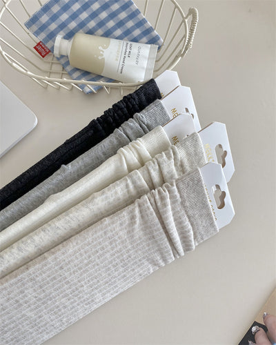 Calcetines Blancos para Mujer con Rayas Hundidas y Diseño Acanalado - Image 29