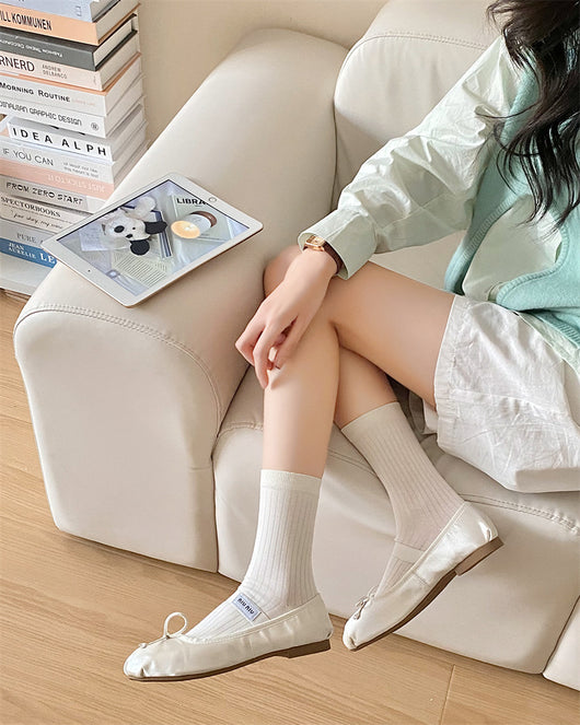 Calcetines Blancos para Mujer con Rayas Hundidas y Diseño Acanalado - Image 31