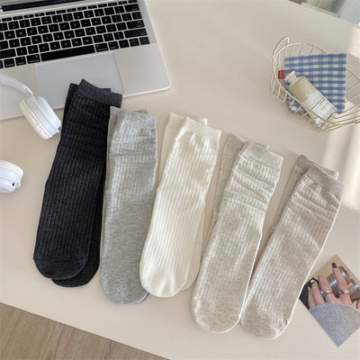Calcetines Blancos para Mujer con Rayas Hundidas y Diseño Acanalado - Image 37