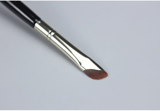 Brocha de Maquillaje Angular Plana con Punta Oblicua - Image 13