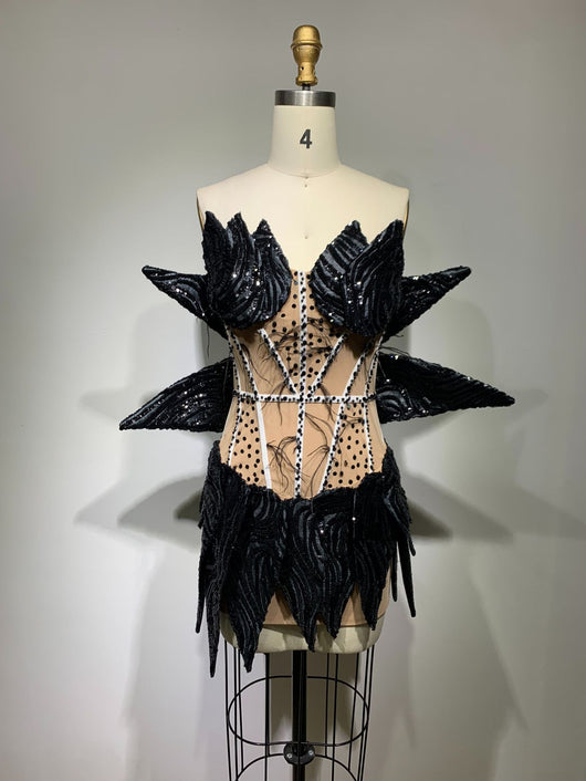 Falda de Fiesta con Alas de Ángel Negro, Lentejuelas y Cuentas Artesanales - Image 10